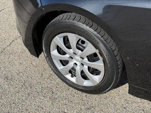 Used 2021 Toyota Corolla LE image 10