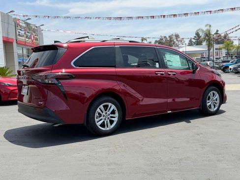 New 2026 Toyota Sienna XLE FWD image 10