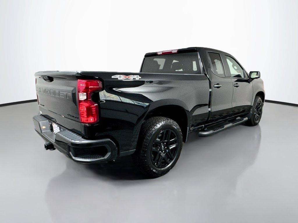 Used 2024 Chevrolet Silverado 1500 Custom w/ Turbomax Blackout Package AWD/4WD image 8