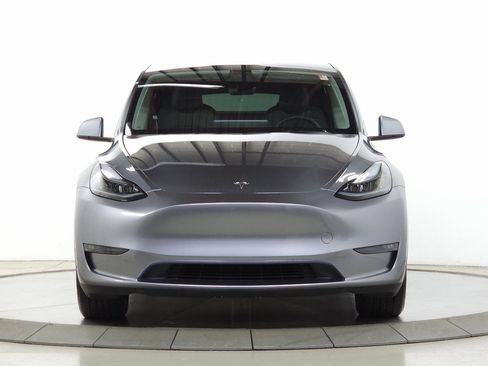 Used 2025 Tesla Model Y Long Range image 10