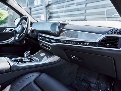Used 2024 BMW ALPINA XB7 AWD/4WD image 42
