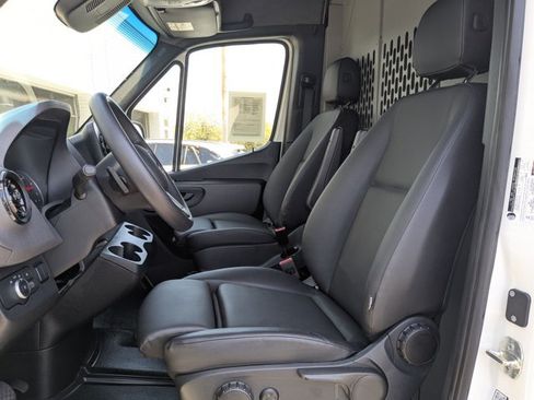 Used 2024 Mercedes-Benz Sprinter 2500 image 15