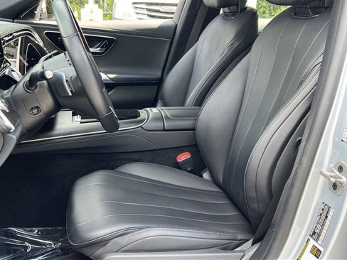 Used 2024 Mercedes-Benz E 350 4MATIC Sedan image 18