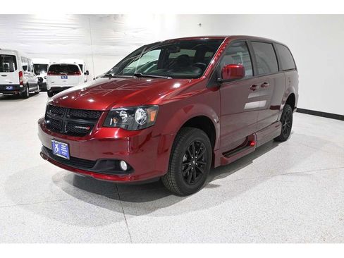Used 2019 Dodge Grand Caravan SE FWD image 10
