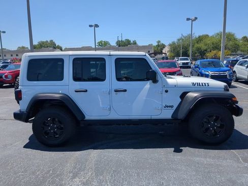 Used 2023 Jeep Wrangler Unlimited w/ Convenience Group AWD/4WD image 5