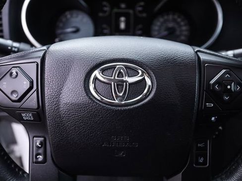 Used 2022 Toyota Sequoia TRD Sport AWD/4WD image 36