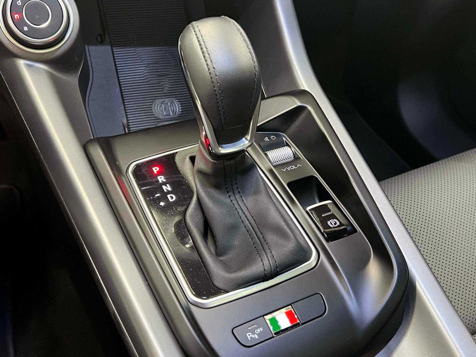 Used 2026 Alfa Romeo Tonale w/ Black Premium Package AWD/4WD image 27