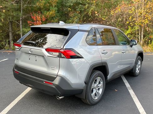 New 2025 Toyota RAV4 XLE image 5