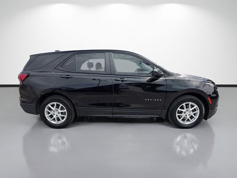 Used 2024 Chevrolet Equinox LS w/ LS Convenience Package FWD image 2