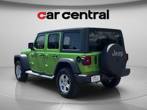 Used 2018 Jeep Wrangler Unlimited Sport S AWD/4WD image 3
