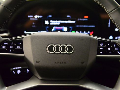 New 2025 Audi Q5 Prestige image 14