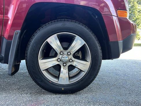 Used 2017 Jeep Patriot High Altitude AWD/4WD image 21