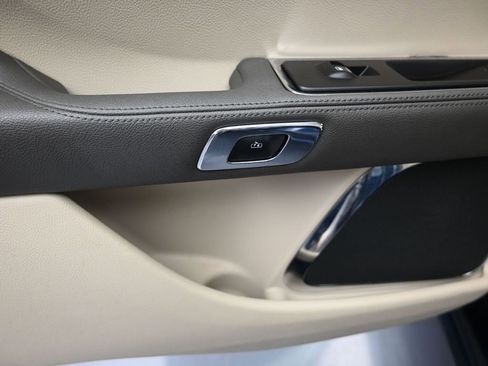 Used 2017 Lincoln Continental Select w/ Climate Package image 27