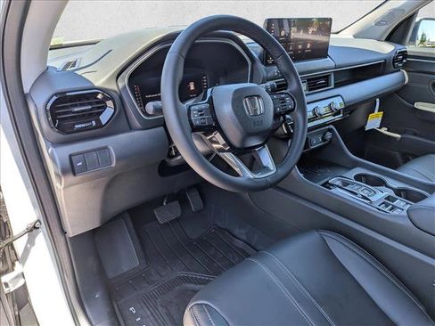 New 2026 Honda Pilot Touring image 3