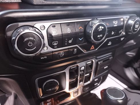 Used 2022 Jeep Gladiator Rubicon w/ LED Lighting Group AWD/4WD image 19
