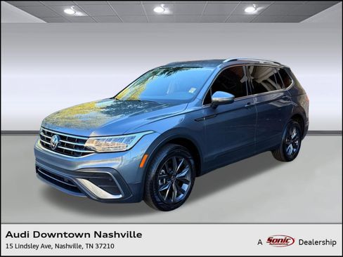 Used 2023 Volkswagen Tiguan SE image 1