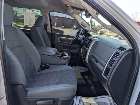 Used 2016 RAM 2500 SLT w/ Luxury Group AWD/4WD image 17