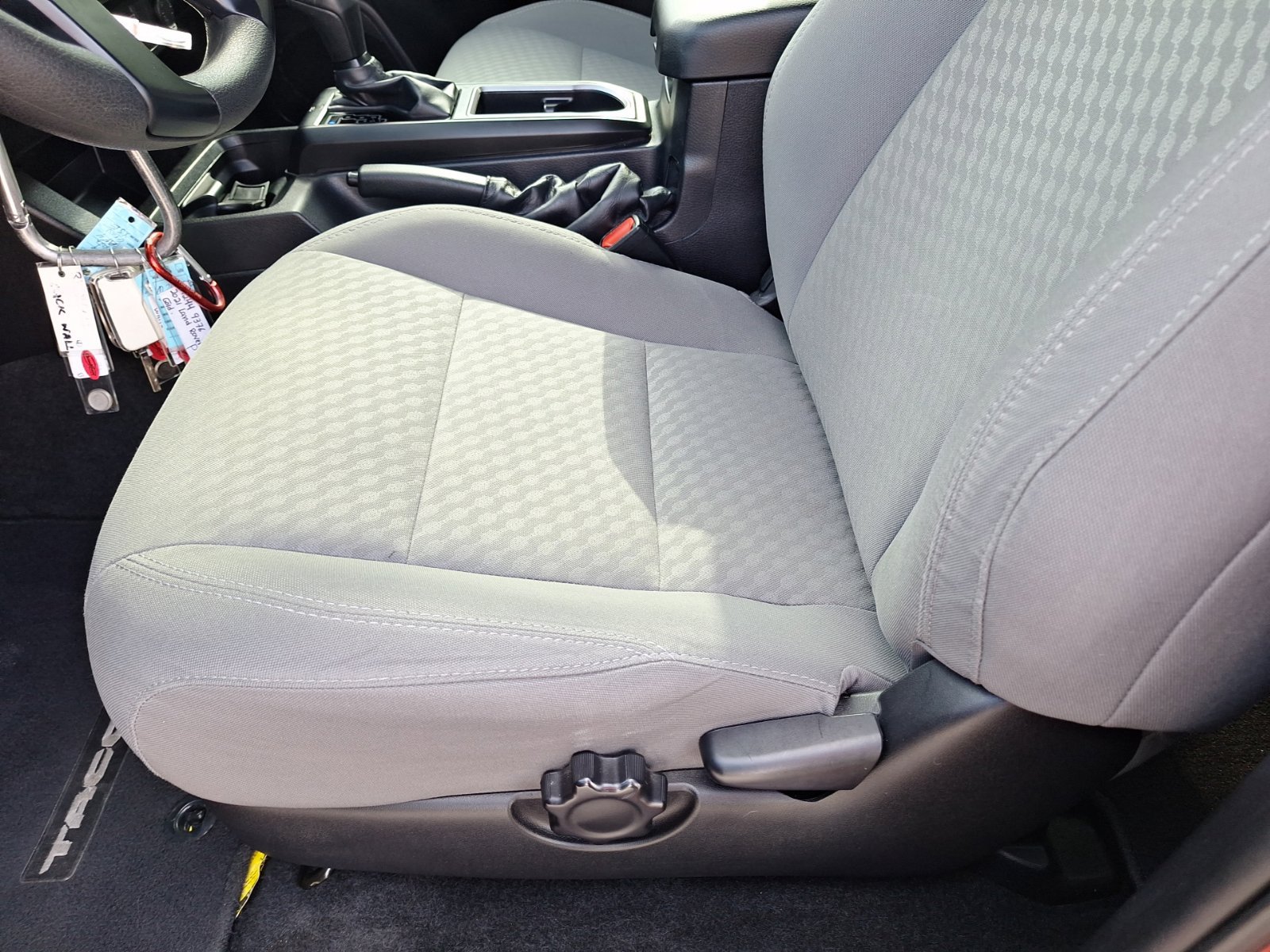 Used 2020 Toyota Tacoma SR AWD/4WD image 16