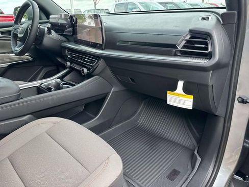 New 2026 Chevrolet Traverse LT w/ LPO, Floor Liner Package FWD image 16