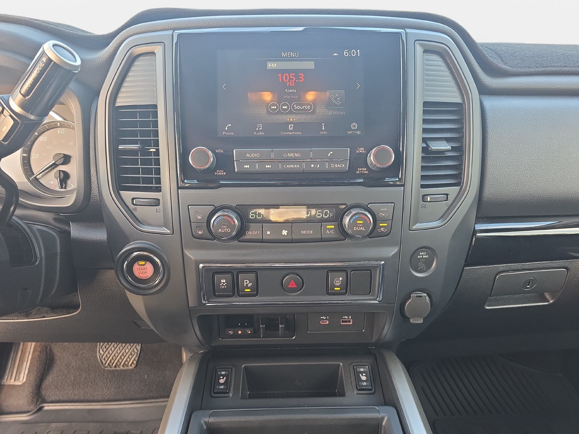 Used 2023 Nissan Titan SV w/ SV Convenience Package RWD image 19