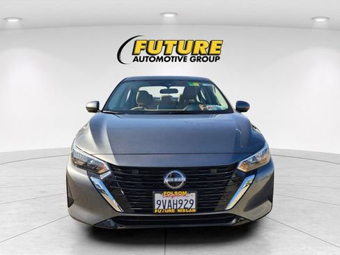 Used 2025 Nissan Sentra SV w/ SV Premium Package image 2