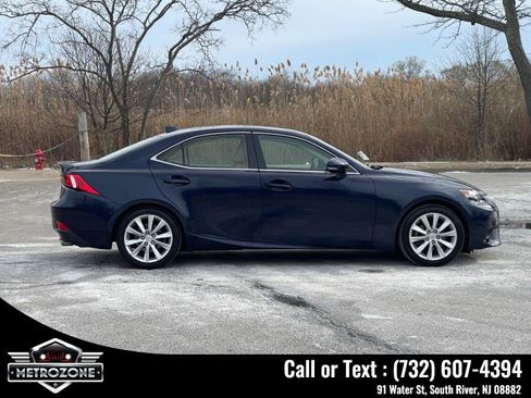 Used 2015 Lexus IS 250 AWD image 11