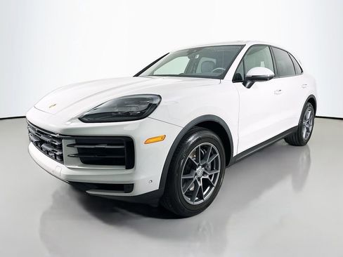 Certified 2024 Porsche Cayenne AWD/4WD image 1