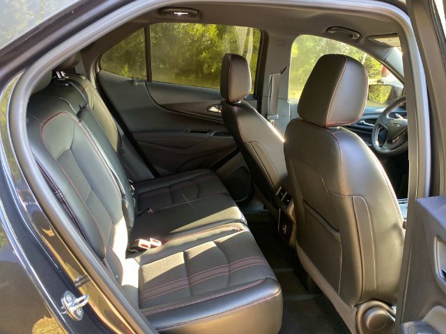 Used 2022 Chevrolet Equinox RS w/ Infotainment Package FWD image 33