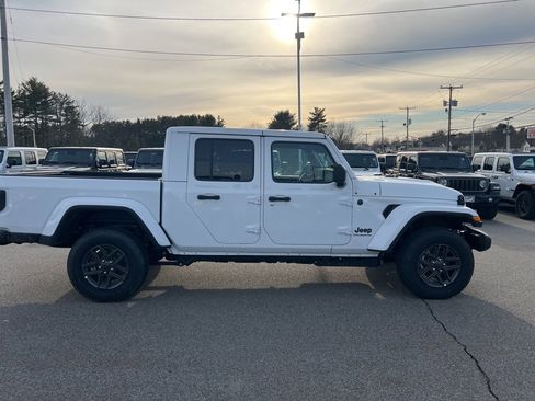 New 2026 Jeep Gladiator Sport image 8