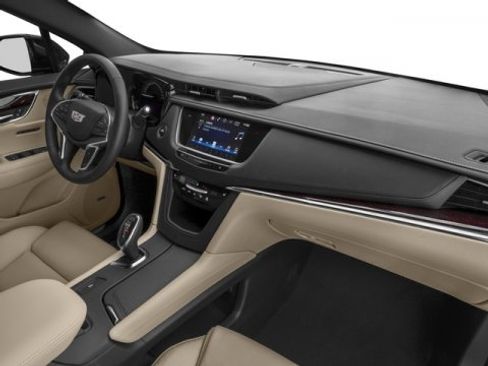 Used 2017 Cadillac XT5 Premium Luxury w/ LPO, Wheel Lock Package image 19