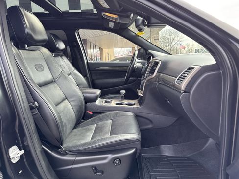 Used 2014 Jeep Grand Cherokee Overland w/ Advanced Technology Group image 30