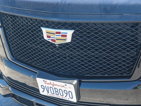 Used 2021 Cadillac Escalade Sport w/ Driver Assist Tech Package AWD/4WD image 7