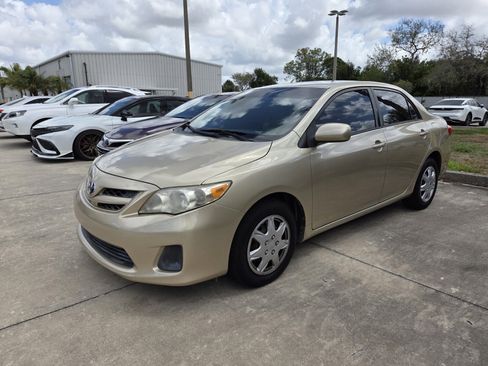 Used 2011 Toyota Corolla LE image 3