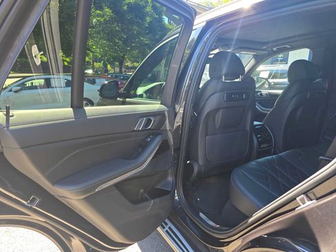 Used 2023 BMW X5 xDrive40i AWD/4WD image 16