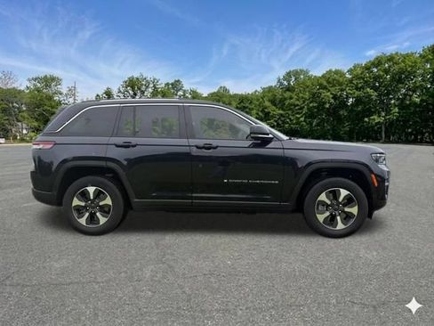 Used 2022 Jeep Grand Cherokee Limited 4xe w/ Luxury Tech Group II AWD/4WD image 10