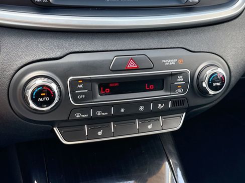 Used 2019 Kia Sorento EX image 22