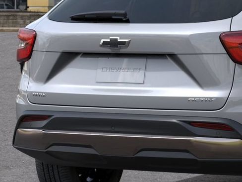 New 2026 Chevrolet Trax ACTIV w/ Sunroof Package FWD image 14