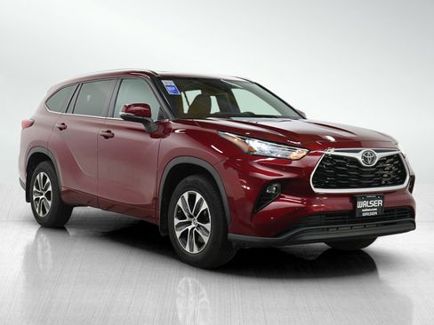 Used 2021 Toyota Highlander XLE image 7