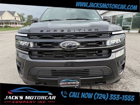 Used 2024 Ford Expedition Limited image 6