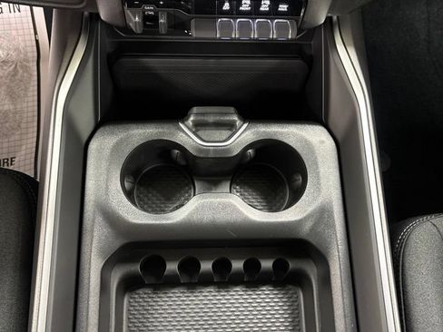 New 2026 RAM 1500 4x4 Crew Cab image 12