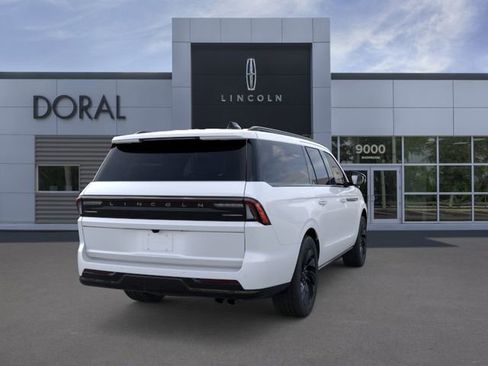 New 2025 Lincoln Navigator L Reserve w/ Jet Appearance Package AWD/4WD image 8