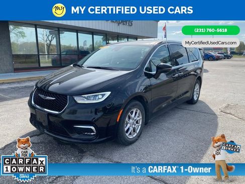 Used 2024 Chrysler Pacifica Touring-L FWD image 1