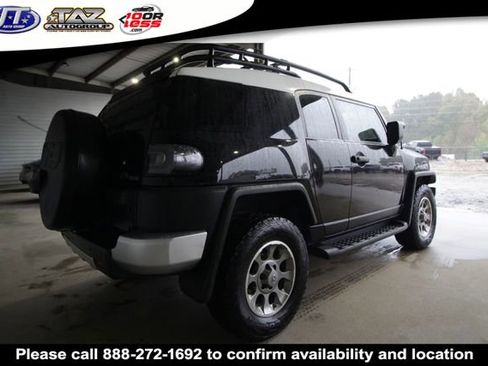 Used 2013 Toyota FJ Cruiser 4WD w/ Upgrade Pkg image 6