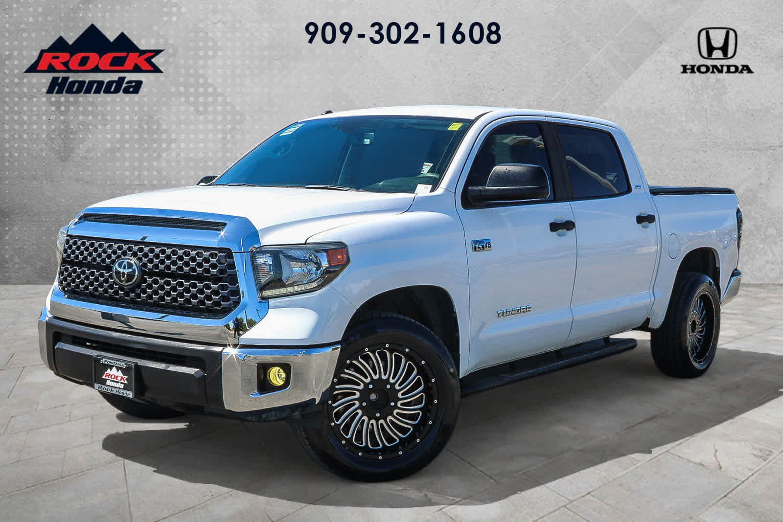 Used 2019 Toyota Tundra SR5 w/ SR5 Upgrade Package RWD image 2