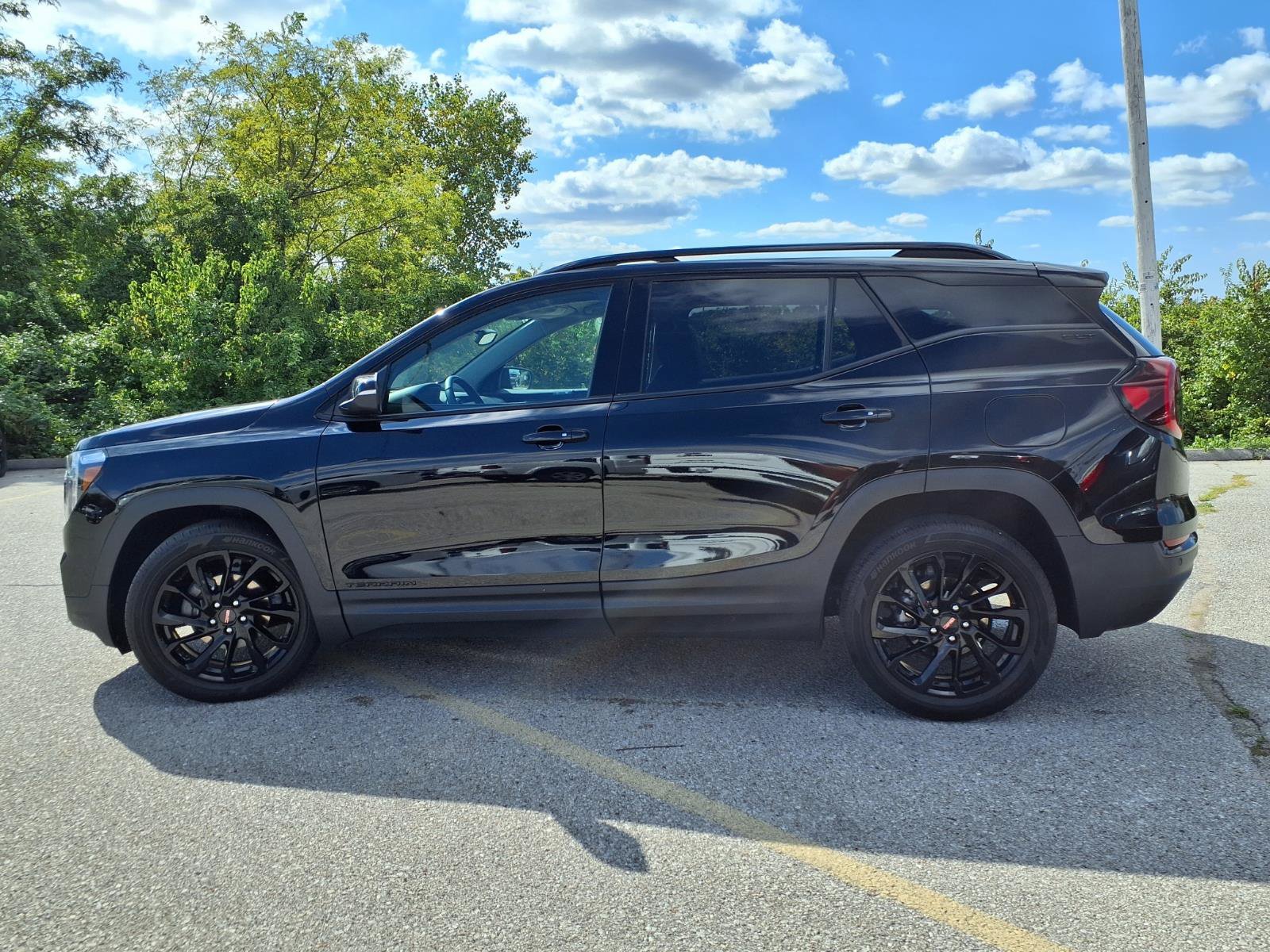 Used 2024 GMC Terrain SLT w/ Elevation Edition FWD image 35