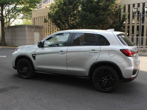 Used 2025 Mitsubishi Outlander Sport LE AWD/4WD image 9