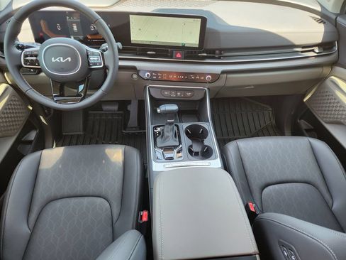 New 2026 Kia Carnival EX FWD image 22