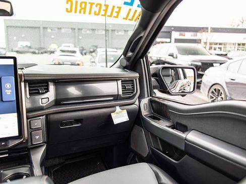 Used 2022 Ford F150 Lightning Lariat image 35