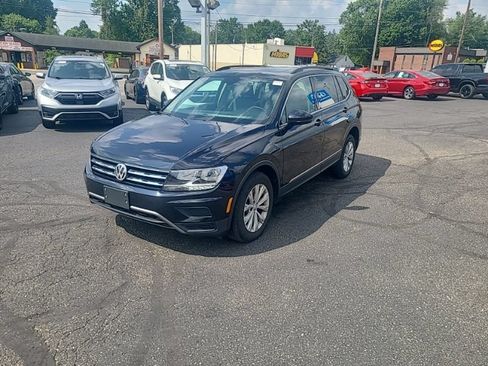 Used 2018 Volkswagen Tiguan SE w/ Panoramic Sunroof Package AWD/4WD image 2