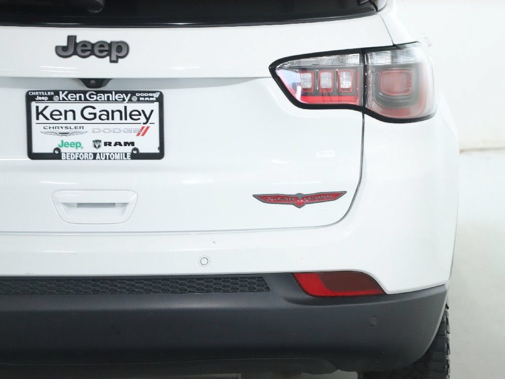 Used 2025 Jeep Compass Trailhawk AWD/4WD image 43